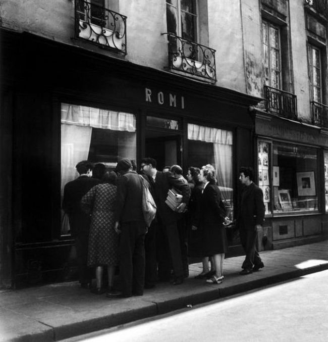 Naked Girl Shocked Parisians in 1948 (8 pics)