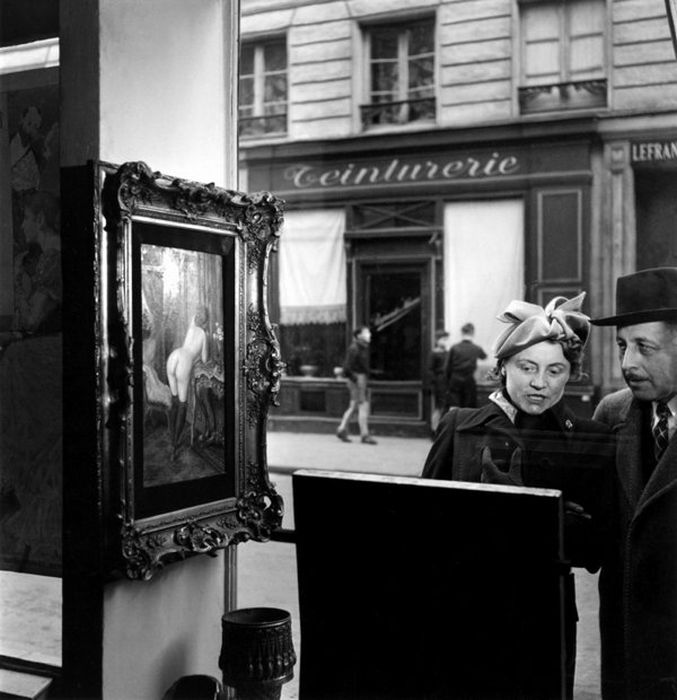 Naked Girl Shocked Parisians in 1948 (8 pics)