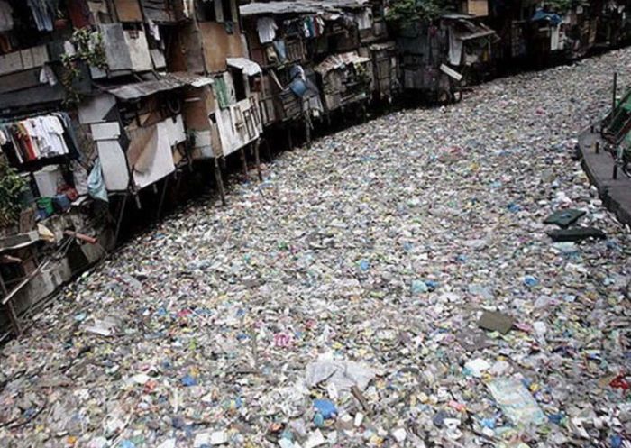 Citarum River in Indonesia (8 pics)