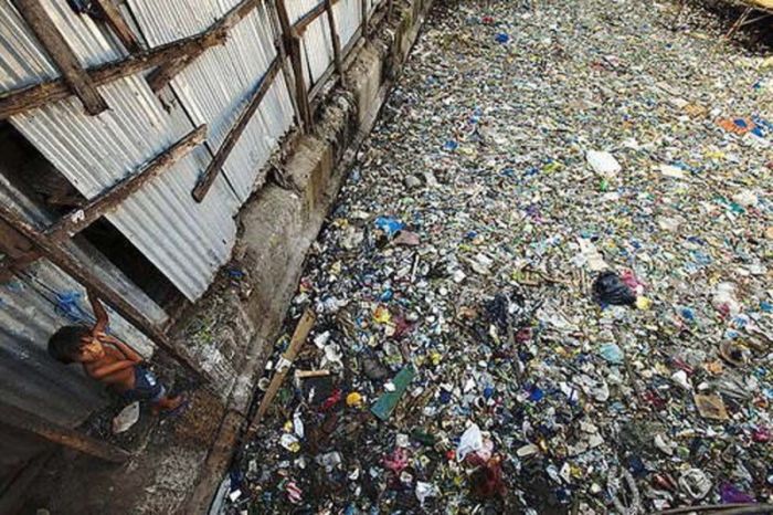 Citarum River in Indonesia (8 pics)