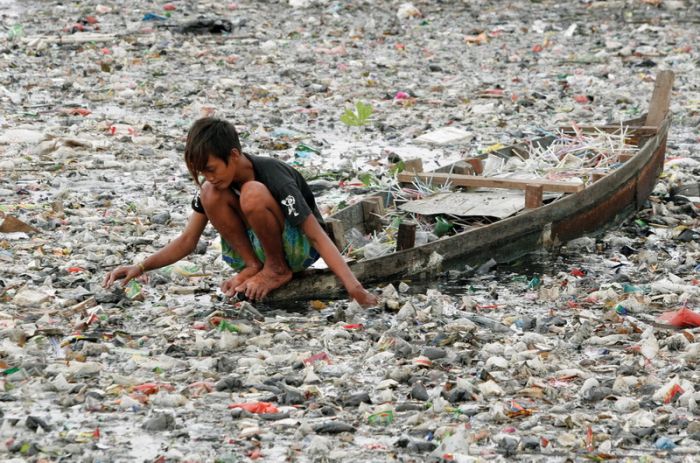 Citarum River in Indonesia (8 pics)