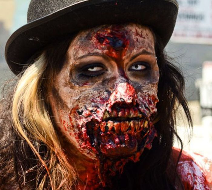 The Zombie Apocalypse Across America (59 pics)