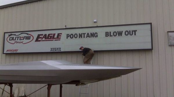 WTF Signs (35 pics)