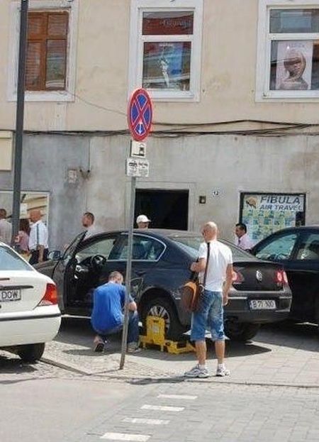 Wheel Lock is Not a Problem for This Guy (5 pics)
