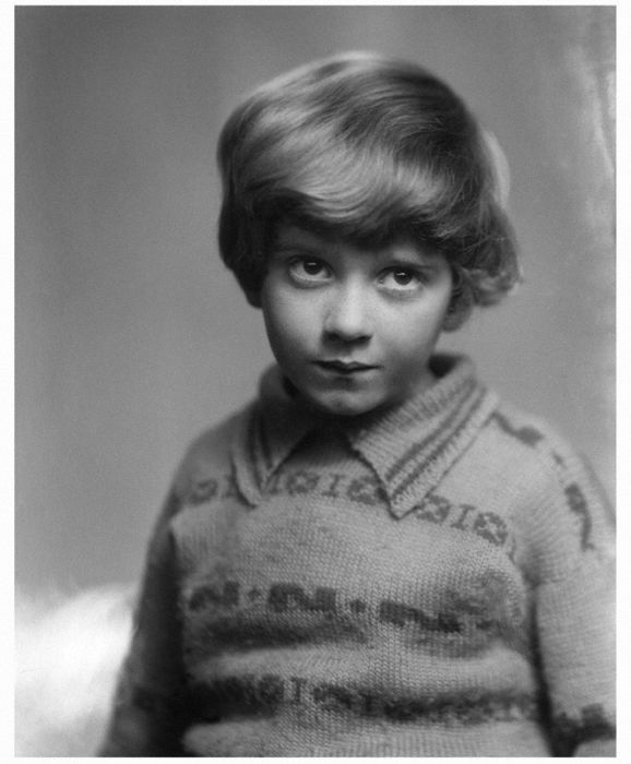 Christopher Robin Milne in 1928 (11 pics)
