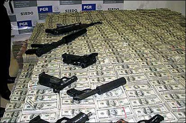 Ceased Guns, Drugs, and Money (33 pics)