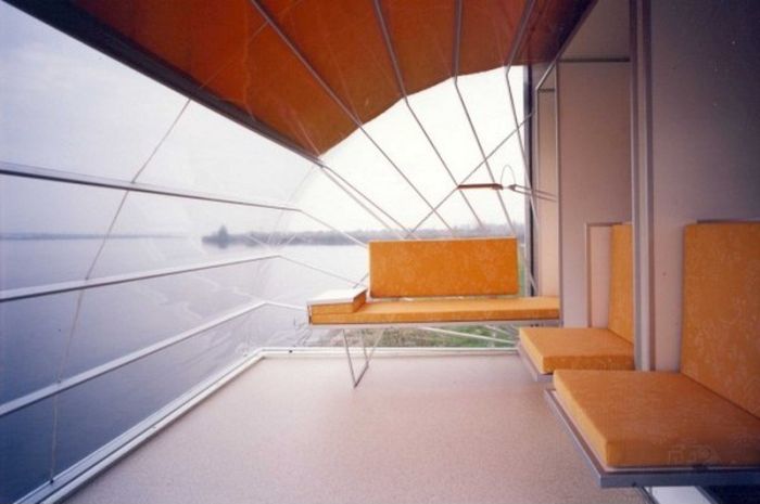 Awesome House on Wheels (5 pics)