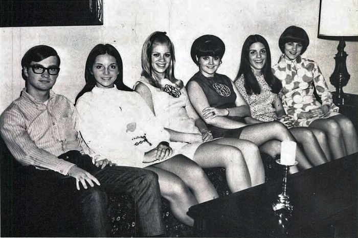 Miniskirts of the Past. Part 2 (107 pics)