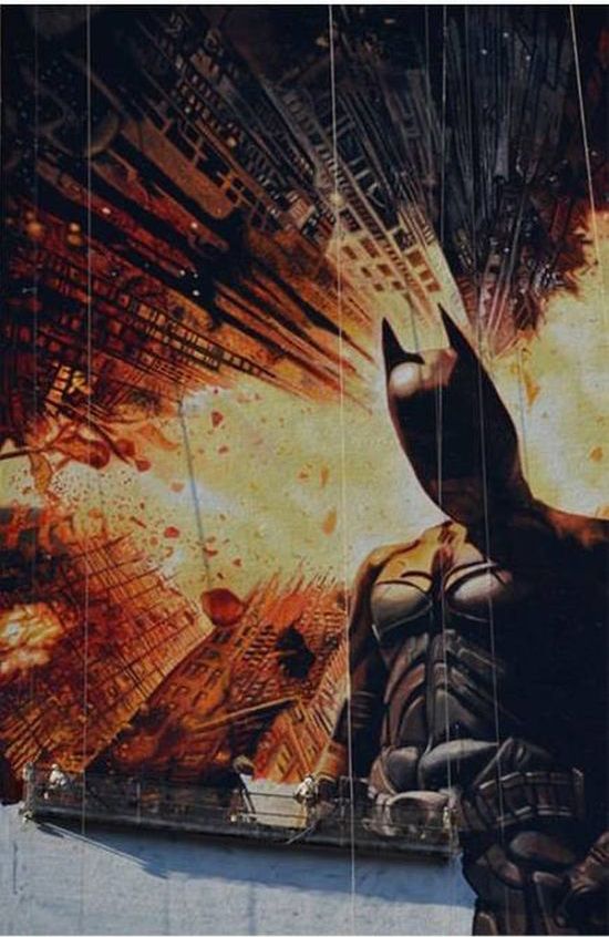 A Giant The Dark Knight Poster (12 pics)