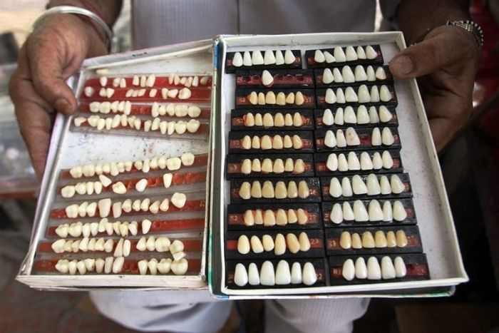 Street Dentists in India (5 pics)