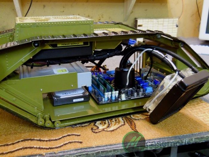 Tank PC Modding (111 pics)