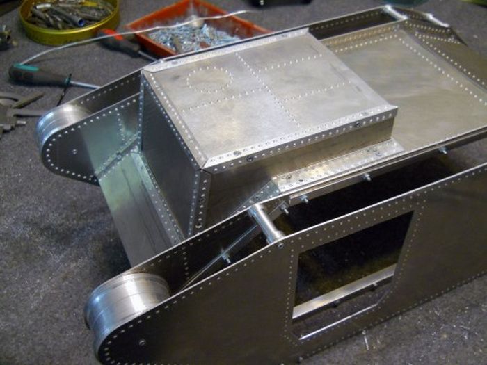 Tank PC Modding (111 pics)