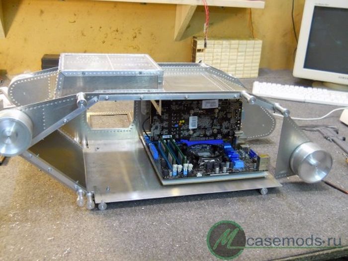 Tank PC Modding (111 pics)