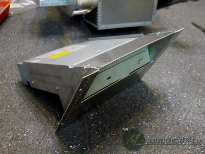 Tank PC Modding (111 pics)