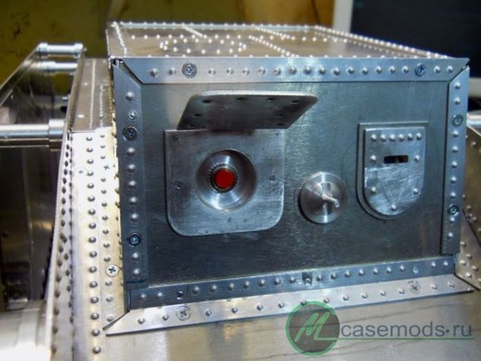 Tank PC Modding (111 pics)