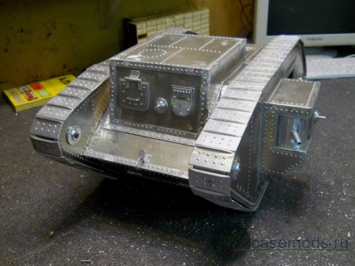 Tank PC Modding (111 pics)
