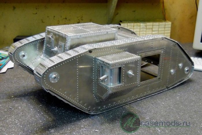 Tank PC Modding (111 pics)