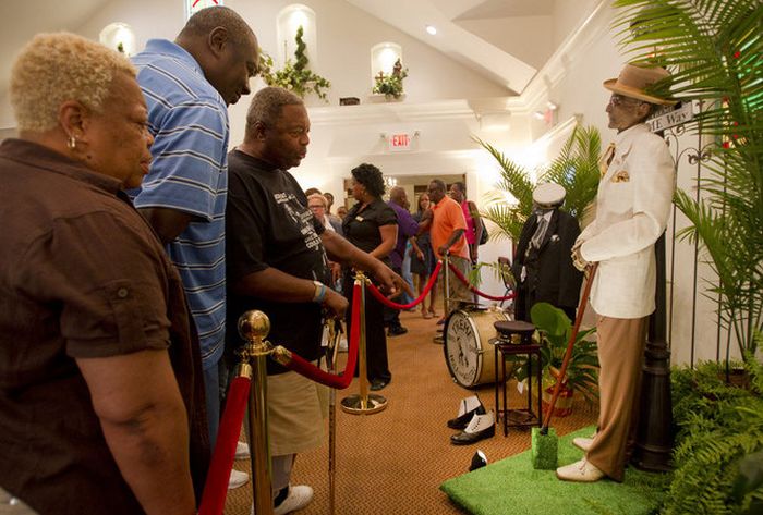 Dead Body of Lionel Batiste Put On Display Standing Up in New Orleans (4 pics)