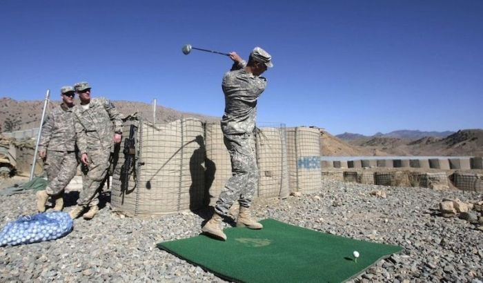 Playing Golf in Afghanistan (14 pics)