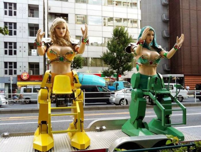 Dancing Bikini Robots (21 pics) .