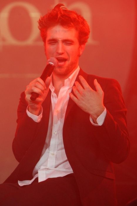 Robert Pattinson (74 pics)