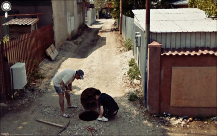 Interesting Things on Google Street View (47 pics)