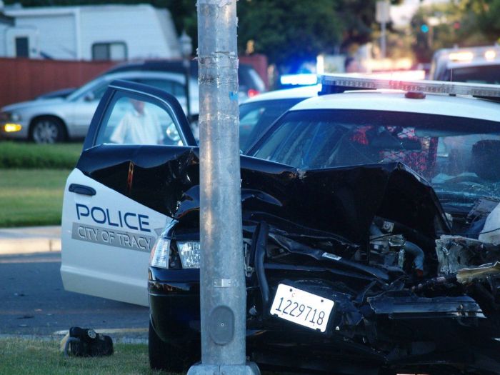 Police Car Crash (7 pics)