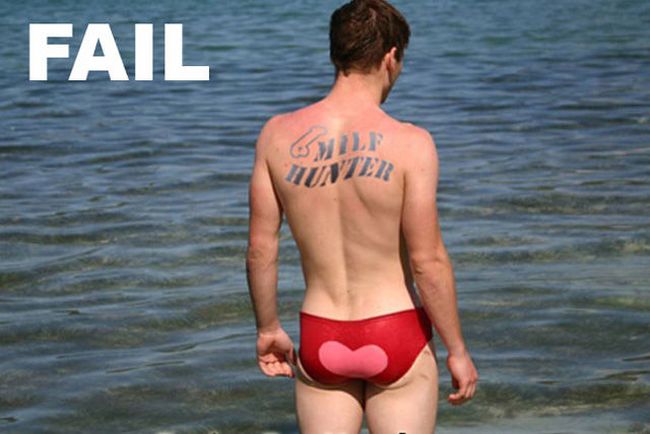 Awkward and Funny Beach Moments (42 pics)