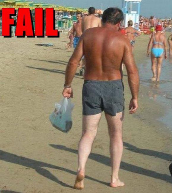 Awkward and Funny Beach Moments (42 pics)