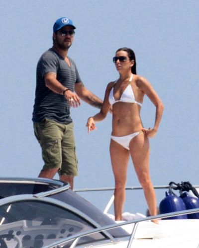Famous Girls in White Bikinis (41 pics) Famous Girls in White Bikinis (41 pics)