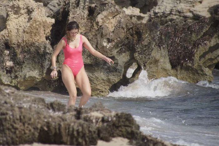 Mischa Barton in Pink Swimsuit (18 pics)