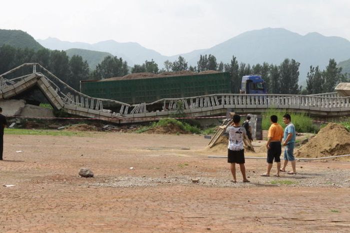 Overloaded Truck Broke a Bridge (8 pics)