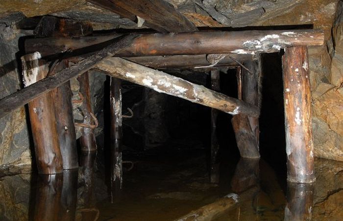 Abandoned Mines (38 pics)