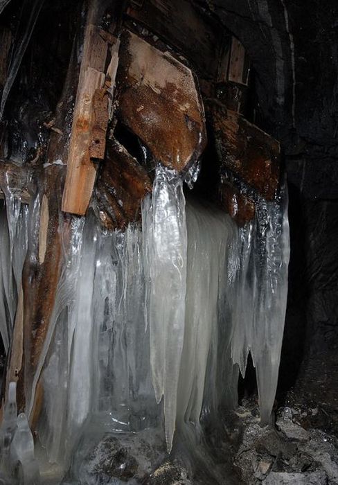 Abandoned Mines (38 pics)