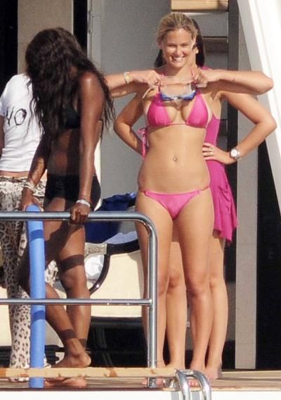 Famous Girls in Pink Bikinis (47 pics)
