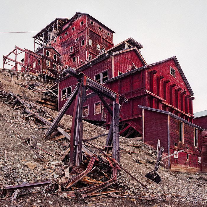 The Kennecott Mine Camp (32 pics)