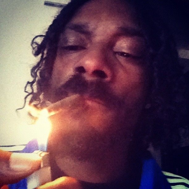 Snoop Dogg with a Joint (13 pics)