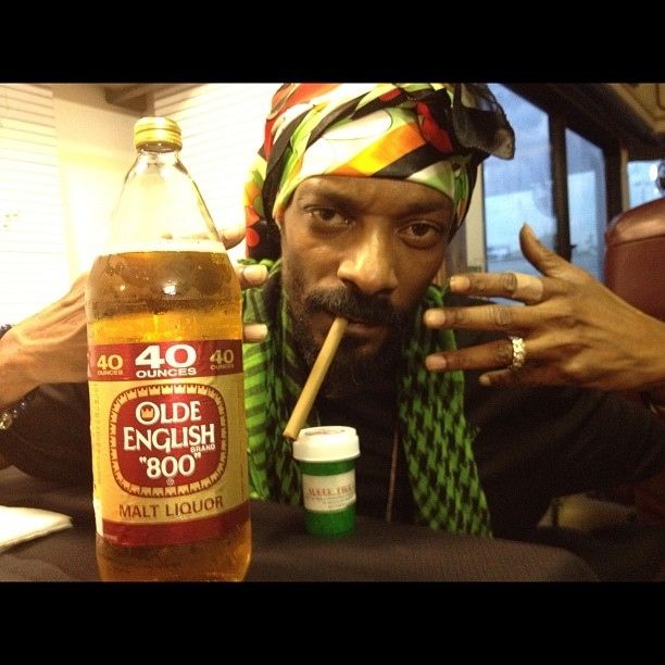 Snoop Dogg with a Joint (13 pics)