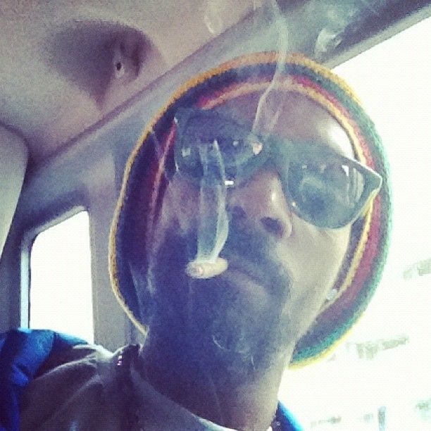 Snoop Dogg with a Joint (13 pics)
