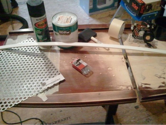 Do It Yourself Laptop Table (14 pics)