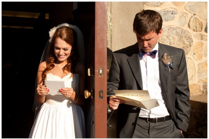 Reading Each Other's Wedding Speeches. Man vs Woman (3 pics)