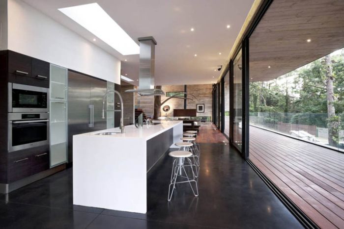 Home in the Forest (16 pics)