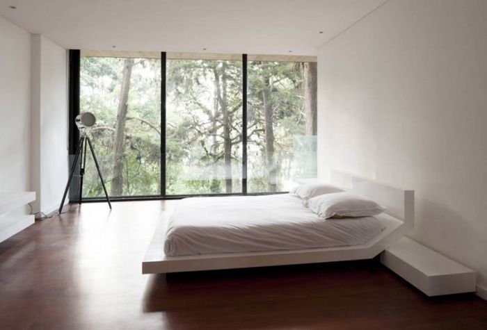 Home in the Forest (16 pics)