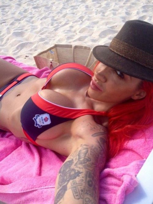 Beach Photos of Jodie Marsh (8 pics)