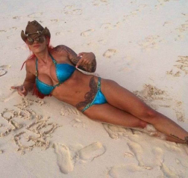 Beach Photos of Jodie Marsh (8 pics)