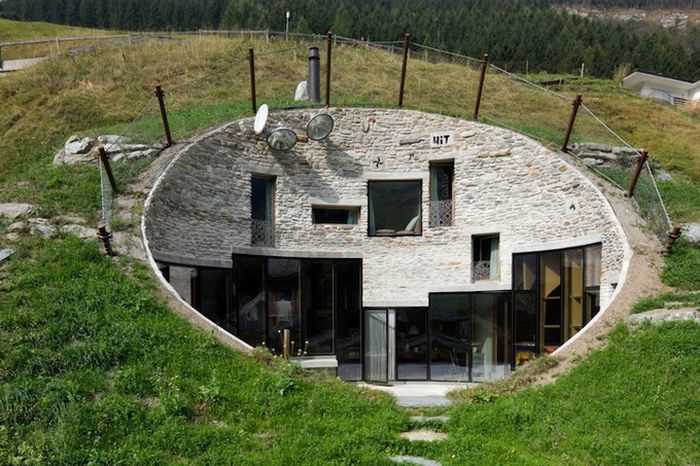 House Built Inside a Mountain in Swiss Alps(19 pics)