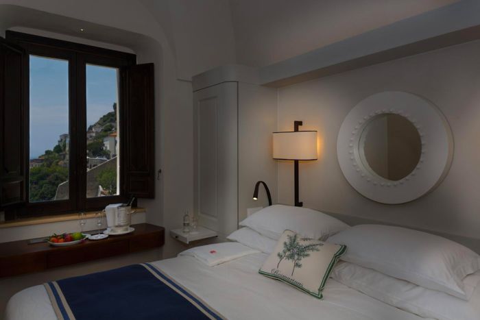 Monastero Santa Rosa Hotel in Italy (39 pics)