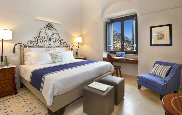Monastero Santa Rosa Hotel in Italy (39 pics)