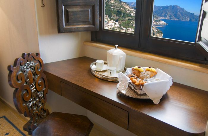 Monastero Santa Rosa Hotel in Italy (39 pics)