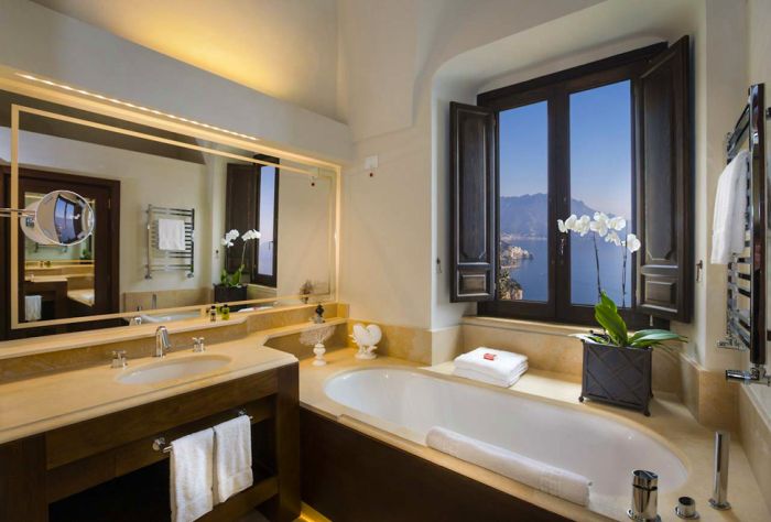 Monastero Santa Rosa Hotel in Italy (39 pics)